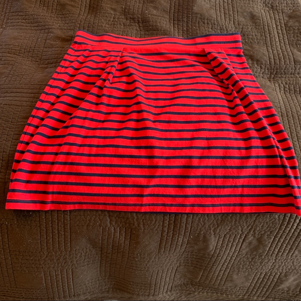 Adorable red and navy striped mini skirt!